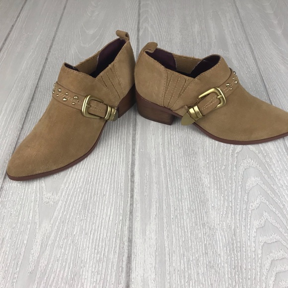 BCBG light brown suede booties with buckle - Picture 3 of 8